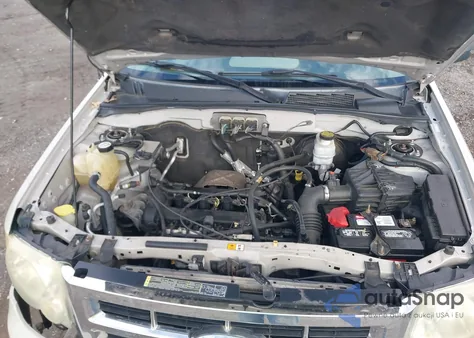 2008 Ford Escape Xls/Xls Manual z USA, uszkodzony, nr VIN 1FMCU02Z18KC94212